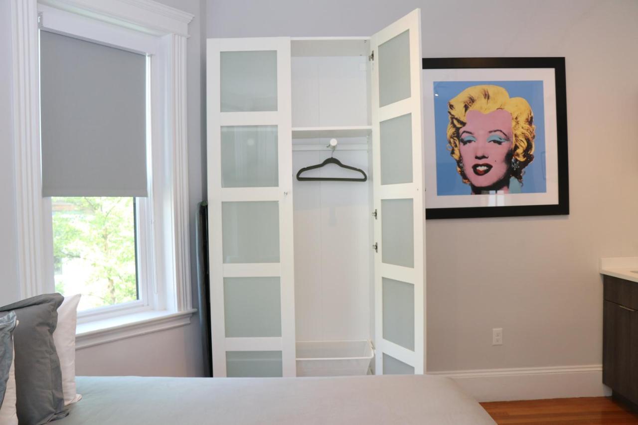 A Stylish Stay W/ A Queen Bed, Heated Floors.. #34 Brookline Luaran gambar