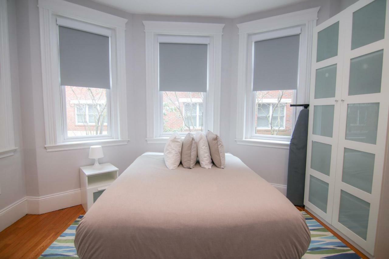 A Stylish Stay W/ A Queen Bed, Heated Floors.. #34 Brookline Luaran gambar