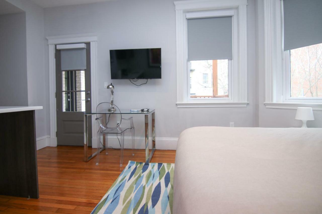 A Stylish Stay W/ A Queen Bed, Heated Floors.. #34 Brookline Luaran gambar